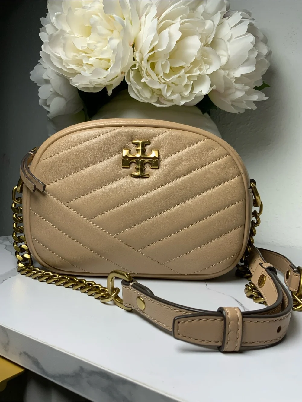 Tory Burch Quilted Camera Crossbody in Light Beige with Gold Hardware